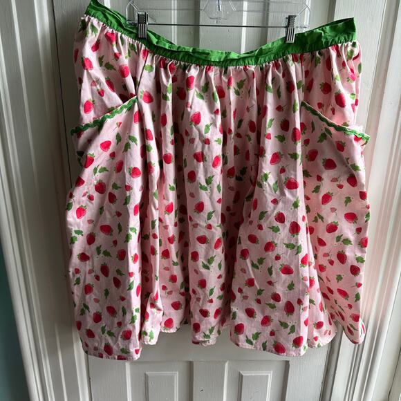 Unique Vintage Strawberry Skater Skirt Pink Green - Size 4X - Picture 2 of 8